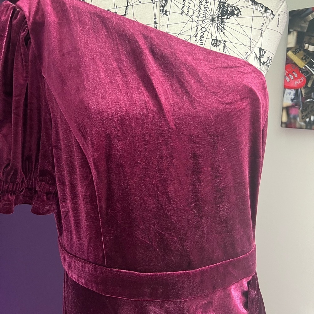 Inspr by Brittany Xavier One Shoulder Asymmetrical Velvety Dress - Picture 2 of 10